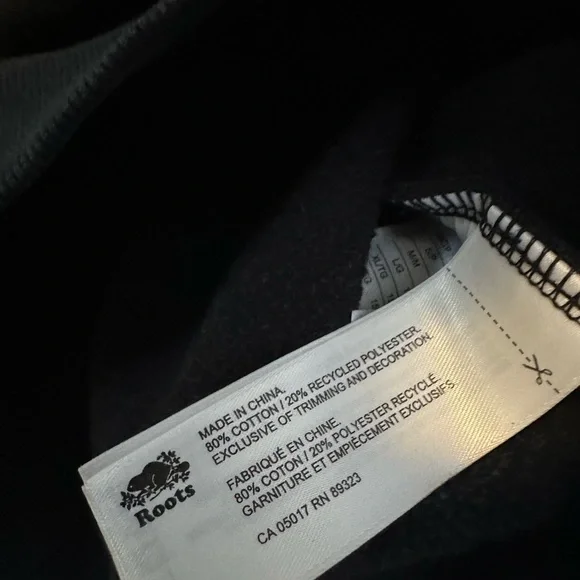 Roots Black Crop Style Pullover Sweater Red Plaid Trim Patch Logo - Picture 6 of 7